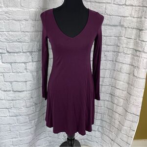 Express fit and flare Longsleeve v-neck dress purple sz XS
